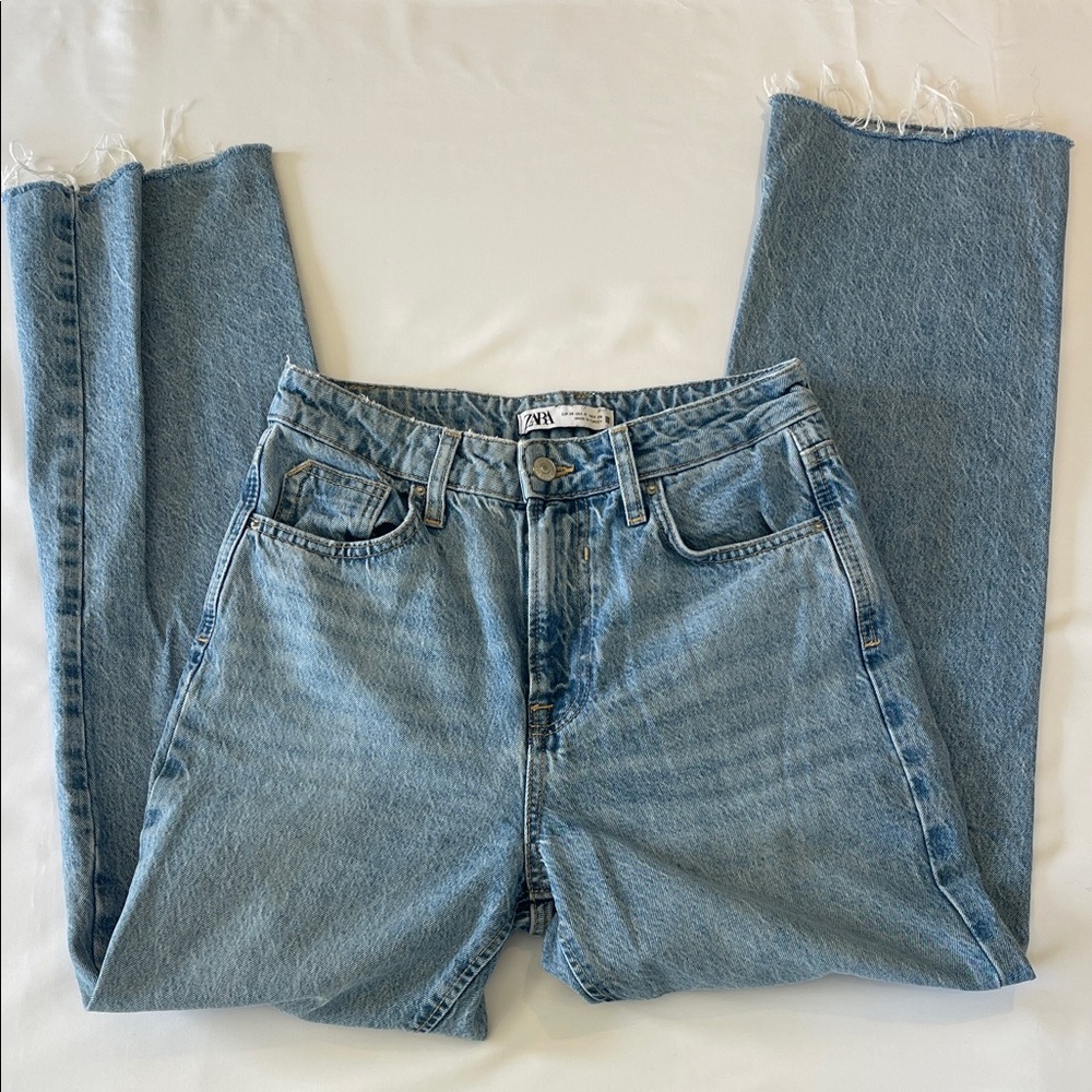Zara Women's Straight Leg Jeans in Light Blue Size 4
